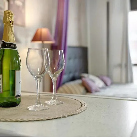 Island 77 Apartment